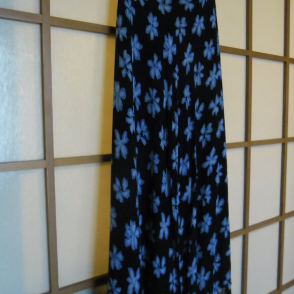 Full-length, fully-lined skirt. Dark blue with light blue flowers. Small-medium - Picture 4 of 6